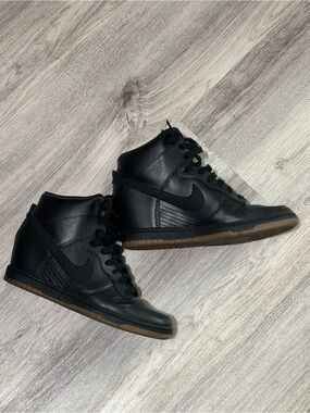 Nike Dunk Sky HI Essential Women's Shoes Black/Gum
Medium Brown size 9.5